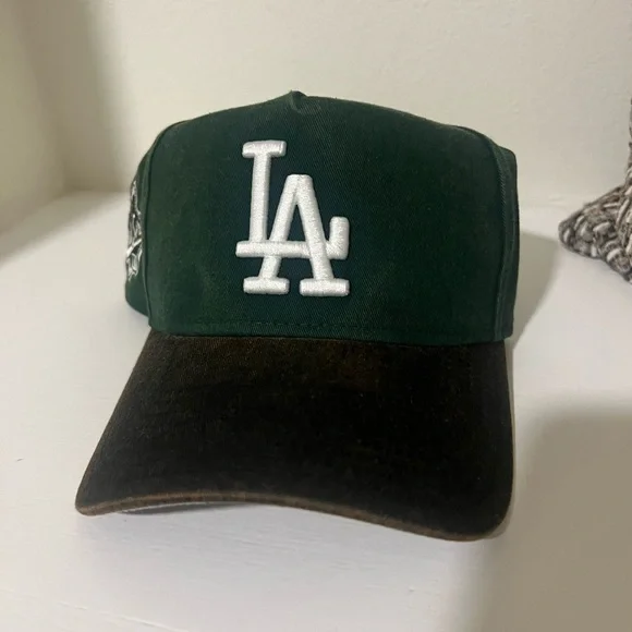 New Era Green and Black 9FORTY Cap - Picture 2 of 4